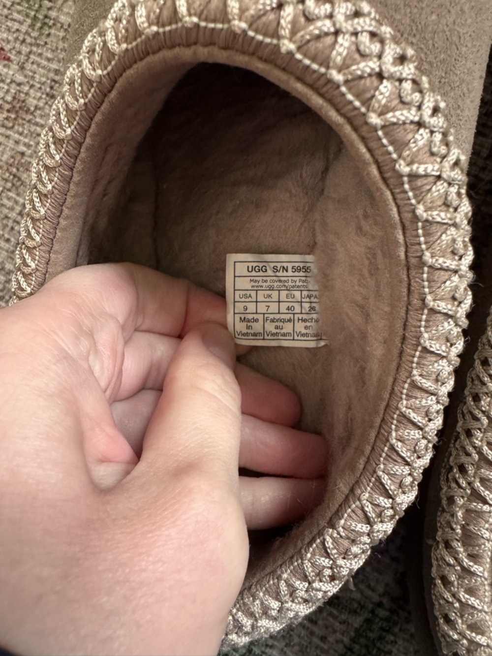 Tasman Ugg - unisex - tan - women’s size 9 - Picture 4 of 6